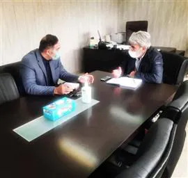ریاست آزمایشگاه جامع تحقیقات جهت افزایش همکاری با جناب آقای دکتر نظری ریاست محترم دانشکده بهداشت جلسه ای برگزار کردند.